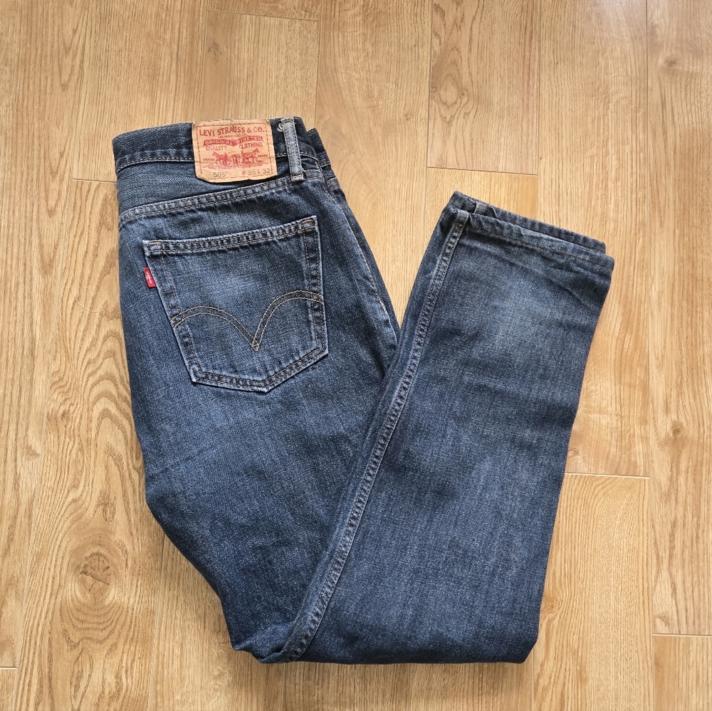 LEVI"S "Red Tab 505" Dark wash Denim,  Straight Fit Jeans.